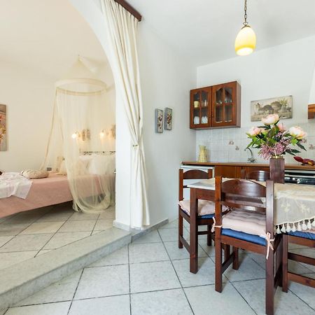 Sunrock Suites Sztelída Kültér fotó
