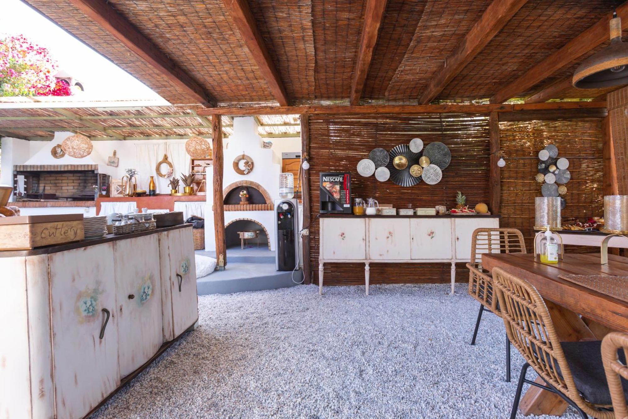 Sunrock Suites Sztelída Kültér fotó