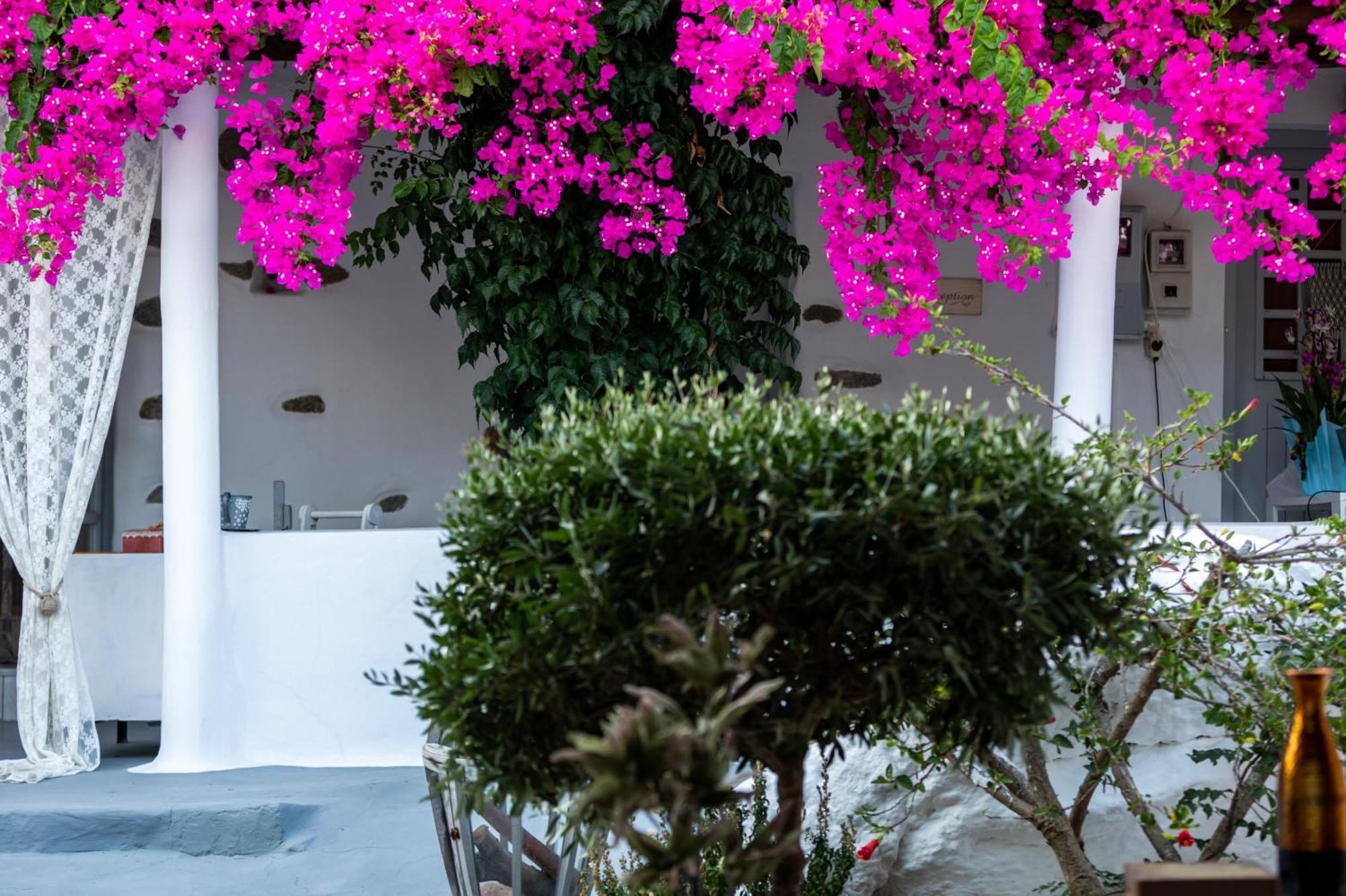 Sunrock Suites Sztelída Kültér fotó